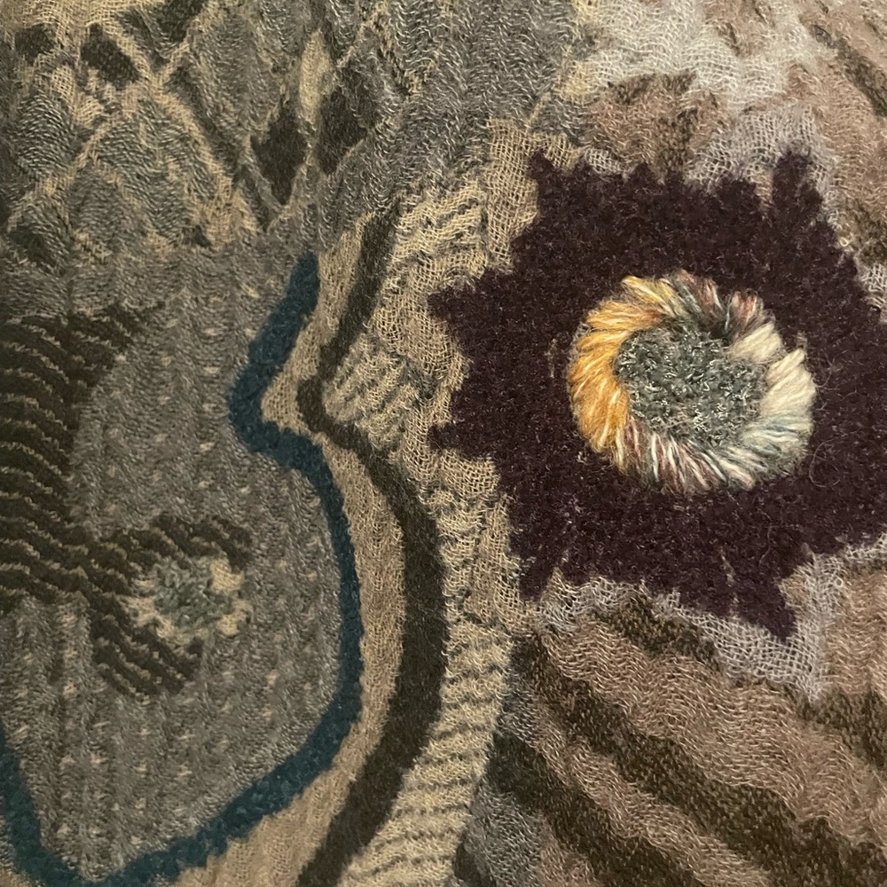 100% Wool Bohemian Scarf - Picture 3 of 4